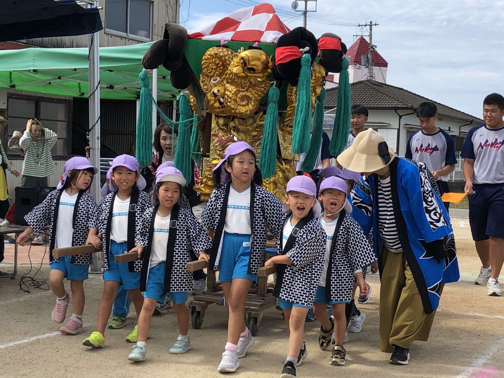 東高生とお祭り集会（10月15日） | ブログ | 新居浜市の保育園なら社会