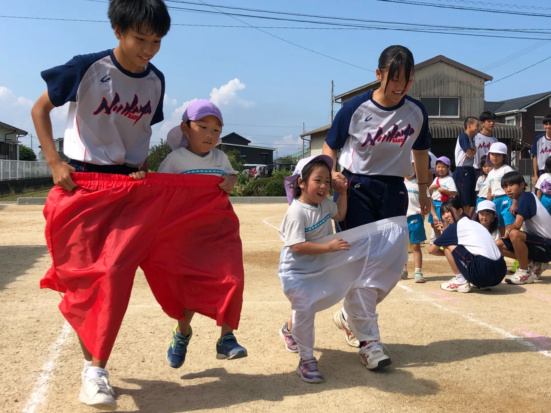 運動会練習と東高生との交流③（２歳児・幼児組、９月３０日）