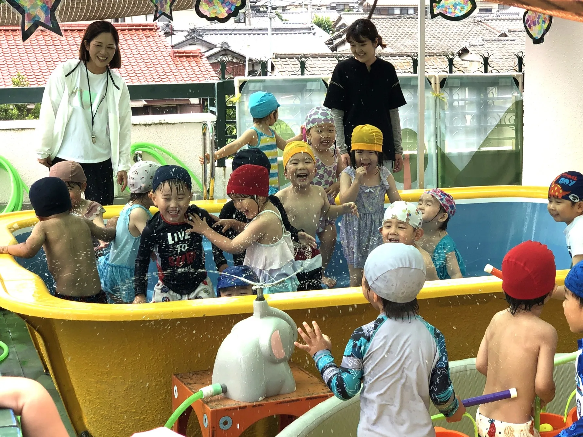 プール遊びが始まりました（６月３０日）