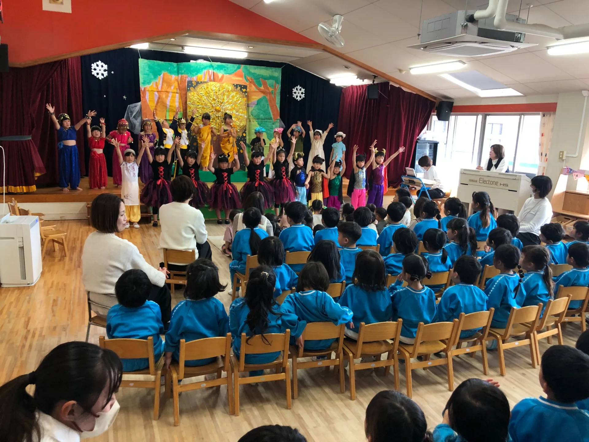 １２月ダーナ、成道会(じょうどうえ)（１２月８日）