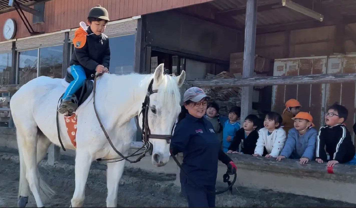 楽しかった乗馬えんそく（年長児、３月１２日）