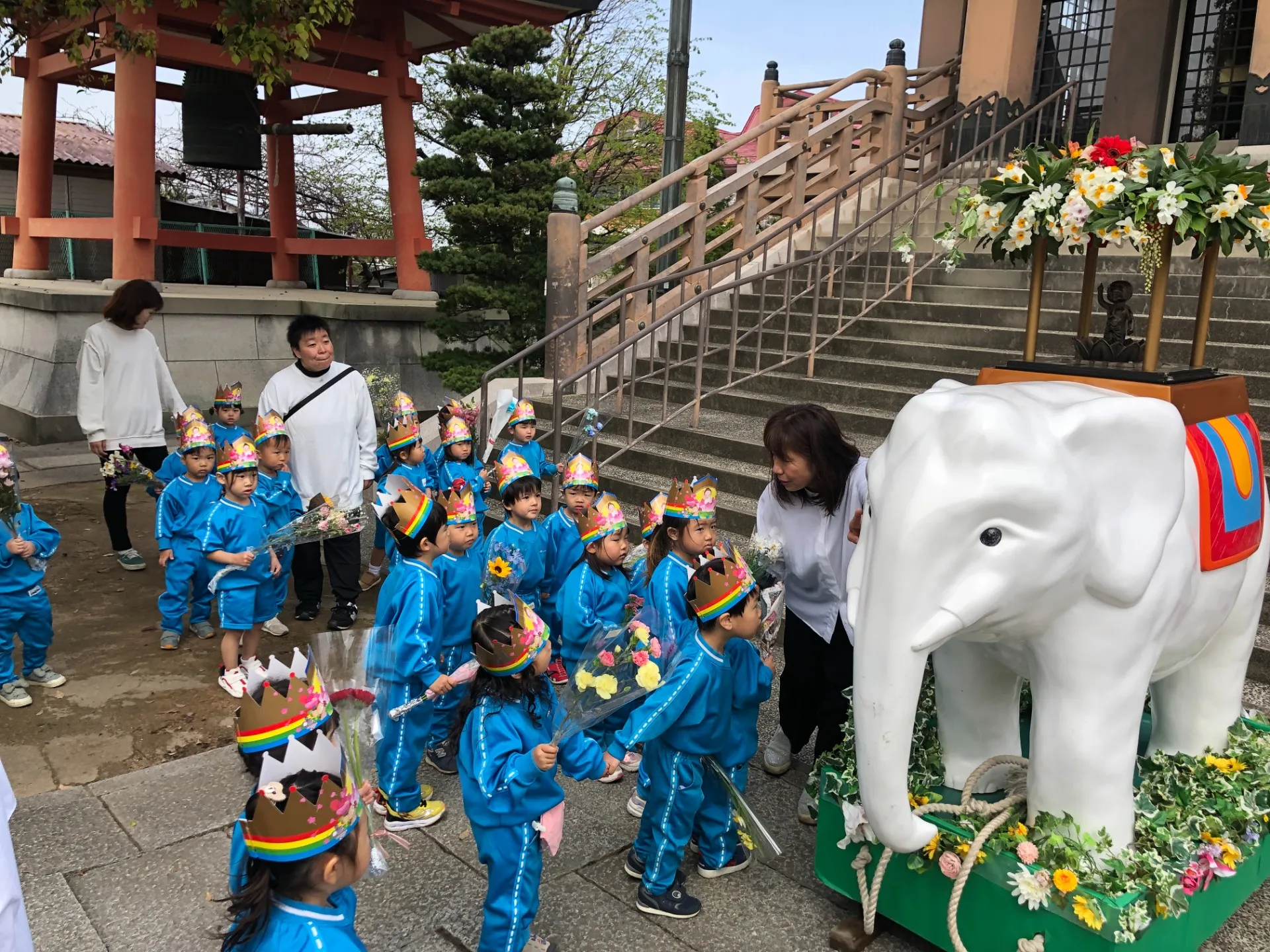 ４月ダーナ・花まつり（幼児組、４月６日）