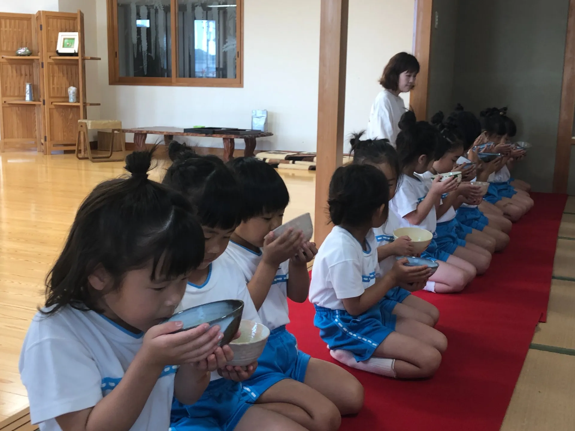 茶道教室がありました（年長児、６月１6日）