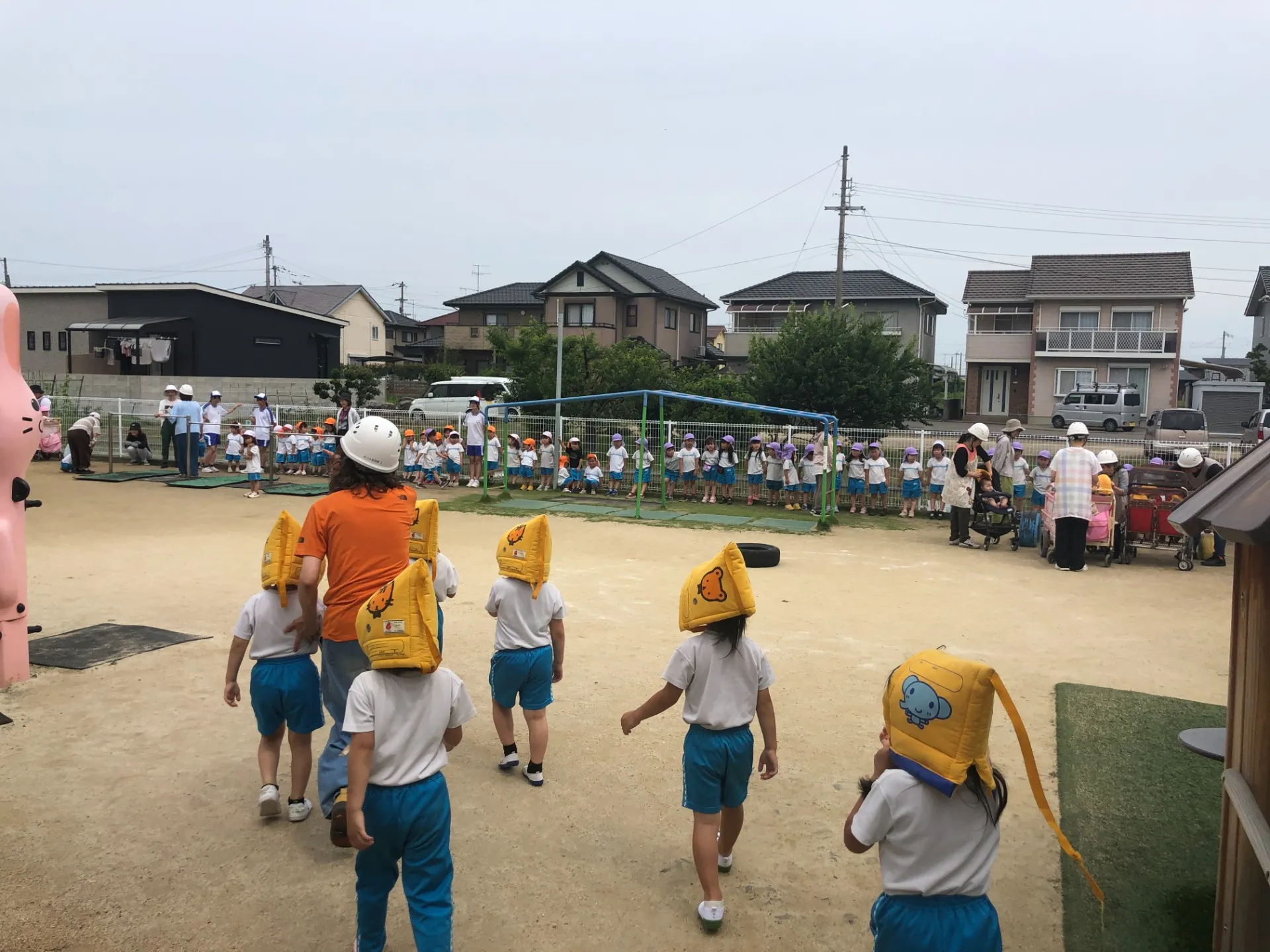 緊急地震速報避難訓練(6月17日)