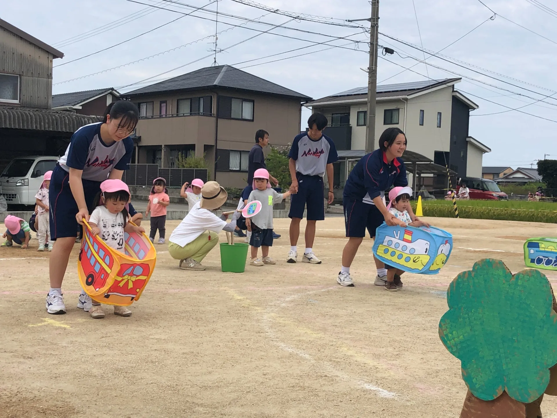 東高生と運動会練習（２歳児・幼児組、９月２５日）