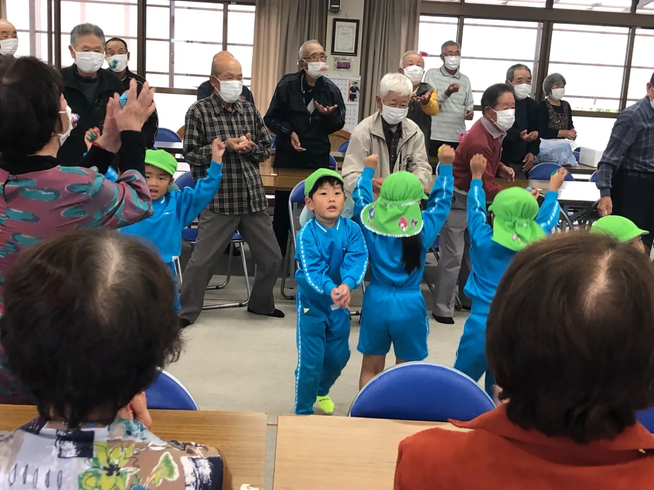 ふれあい生き生きサロンに参加しました(年長児、10月30日)
